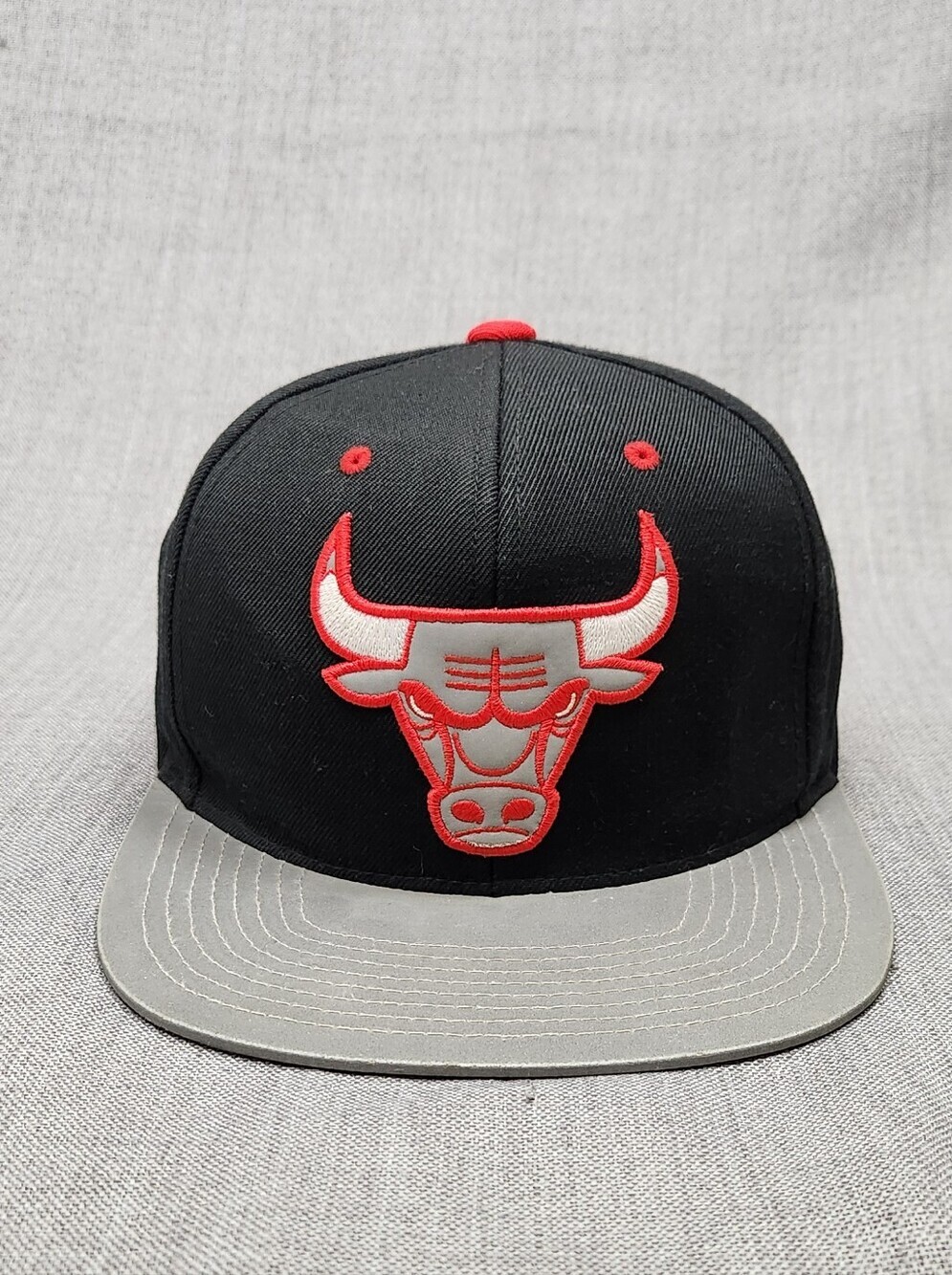 Mitchell and Ness × Chicago Bulls NBA Black & Grey Snapback Adjustable Hat